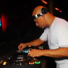 Aldo haydar - Babak Beach