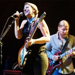 2013-11-08 - Tedeschi Trucks Band - The Sky Is Crying (Live)