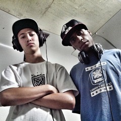 Smax & Mc Tinga - Ela É Tudo Que Um Homem Precisa