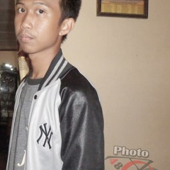 one feel - sunyi tetap berdiri Ost.Hijau Kotak - Kotak (Upload By.Arianto_Gunawan)