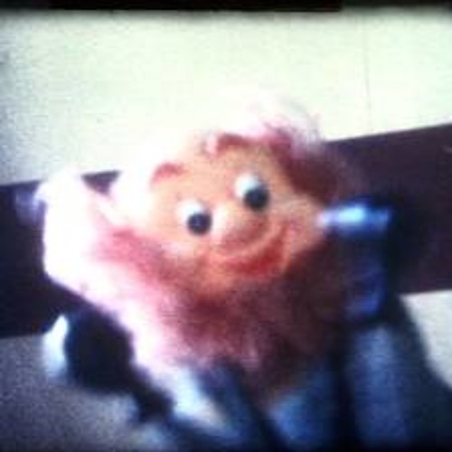 ベレー帽は飛ばされて