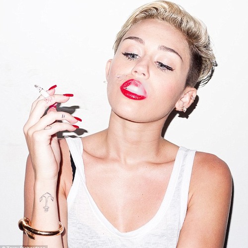 Miley Cyrus - Wrecking Ball (Afrojack Remix)