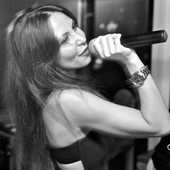Narany "Live Show" @ Embassy (Dubai)- October 2013
