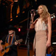 Willie Nelson & Ashley Monroe - Blue Eyes Crying in the Rain (Live)