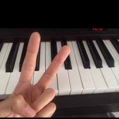 Isengss :P ( Piano Cover - Feelings)