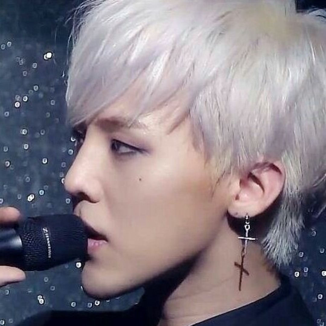 Listen to Black(japanese ver.) - G-Dragon feat.Park Bom by G