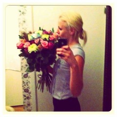 Seb Gitarrlåtskrivarförsöket  "Sebovic & Julia" instrumental änna!