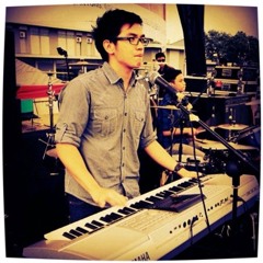 Denting Piano - Iwan Fals Cover at Galeri cimbuleuit 1