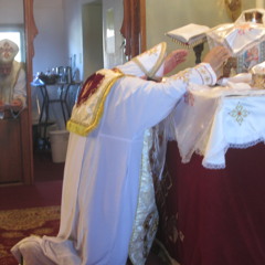 القداس باللغة الانجليزية..القمص بطرس والقس انجيلوس القس ارميا