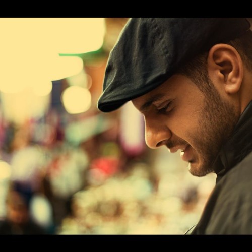 محمد عباس - بصلى وأنا قاعد( بدون موسيقى )