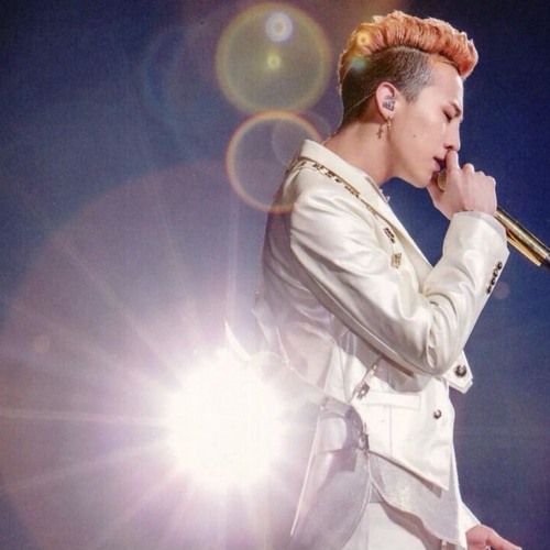 Stream G-DRAGON - Butterfly Live [One of a Kind in SEOUL] by