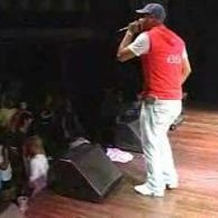 JULAINE AO VIVO NO VOLT ....BONDE QUEBRAR QUEBROU  ( MD )