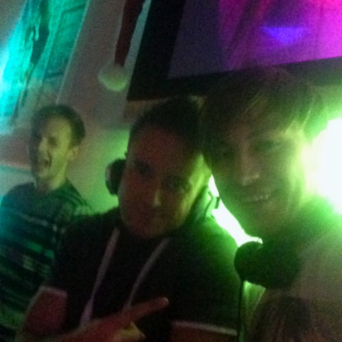 Steven B. & Linein / Advent Advent das Barclays brennt / 2013