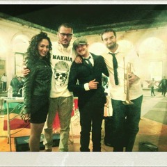 09 Carmine...(skit)  accussì nakria (E.A.M.)