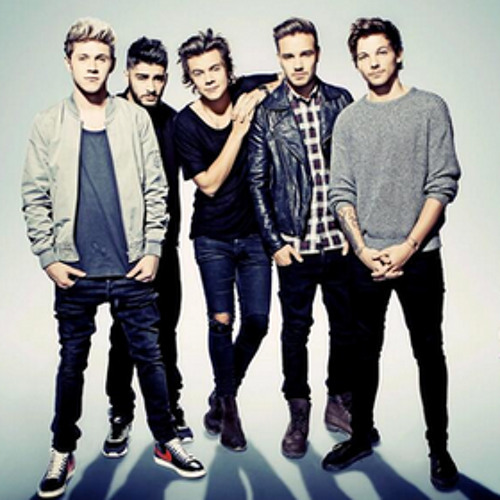 One Direction - Through the Dark (Live on SNL vs Studio Version)