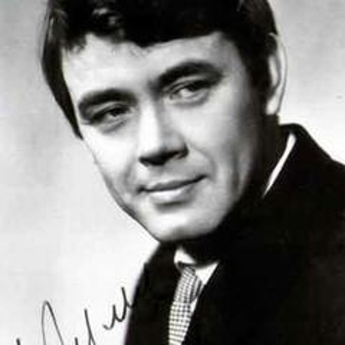 Гуляев певец