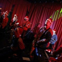 Hangadók - Karácsonyi Dal (Jingle Bells Rock átdolgázás)