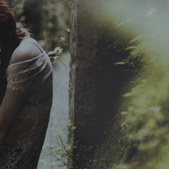Hior Chronik with Iris Waves - Hiding