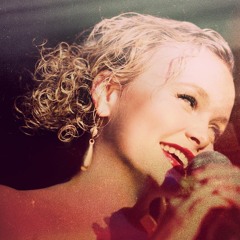 The Christmas Song (by Mel Torme & Bob Wells)