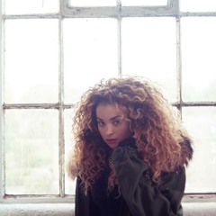 Ella Eyre: Music To... Warm Your Winter