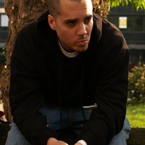 Gregpipe - Weit weg von hier (Remake prod. by Froschkeule)