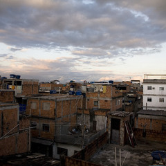 MONTAGEM - AQUI NA NOVA HOLANDA, VOU TACAR O PIRU NA MULHER DOS ALEMÃO ((DJ GEH DA LGD))