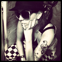 DEVERBO (Andrea Thompson)