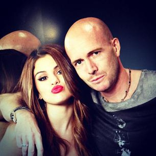Selena Gomez Remixed by Dj Manu Tocon.                              ( FREE DOWNLOAD )