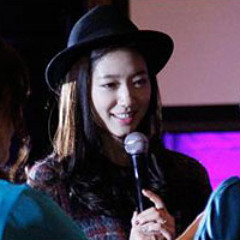 Park Shin Hye singing Lovely Day at Japan afternoon party
