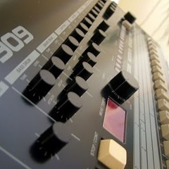 Martin Roth - Suite 909 | PREVIEW