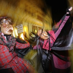 Tanzt ein Clown vor`m Auto