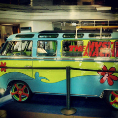 Empire of the Sun - Alive (Cosmic Leak Remix)