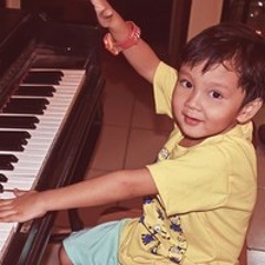 MOCHA Girl Franz - Up To You (Chris Brown cover)