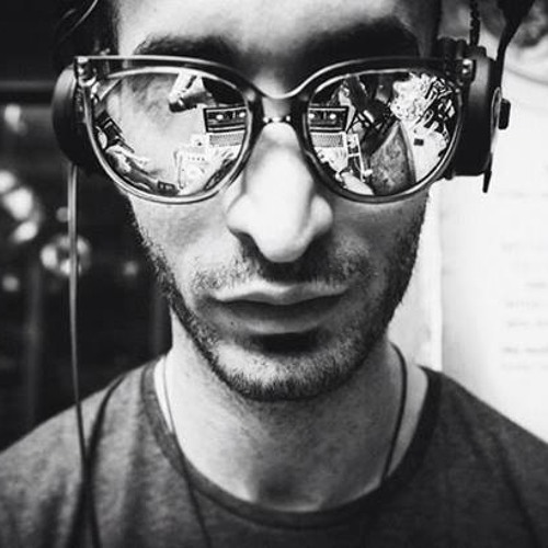 Rais Your Hands & I Don’t Care Vs. Crackin (Hardwell Summer 2013 Mashup)(Richard B Edit)