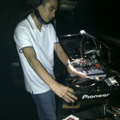 DJ Budi Golden Crown Live 2013 Mix 2 @ Huang Huen 2013 [GC] [YR] Willy L3