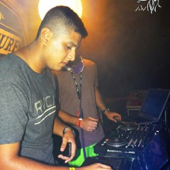 S u m m e r    N i g h t s - Dj Pablo