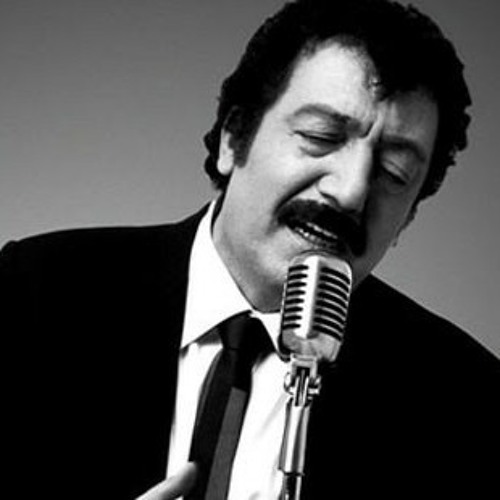 Müslüm Gürses - Hangimiz Sevmedik at Ev
