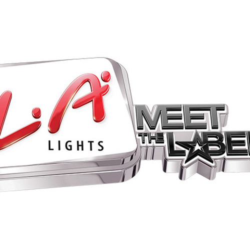 Умная лампочка коробка. Lamp turn on. Lamp turn on. Умные светильники устройство. Пара силуэт.