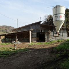 「牛舎」伊達市中村街道沿い2013.12.08.