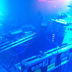- toysfornoise live - live at Freakwenz Berlin 11-01-2014