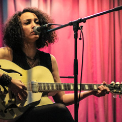Maryam Saleh Concert at Helipolis Library_أمشى على رمشى