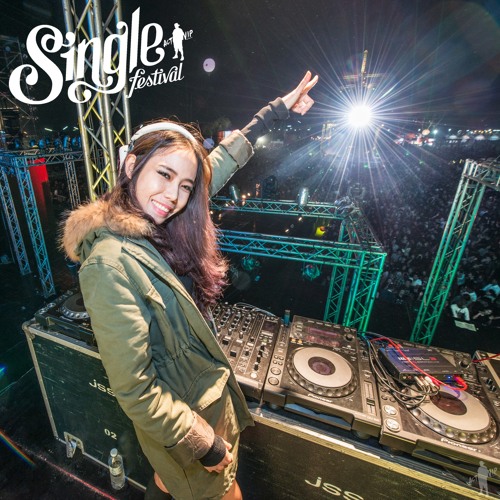 Safe & Sound Stomp (RoxyJune Mashup) -Capital Cites & Scotty Lee
