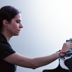 Piano and Wave Oscillator - Ephémère