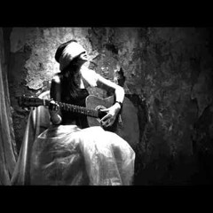 Honey Bee (Madrugada Cover)