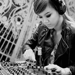 Totally Twerk ( Feb 2014 )