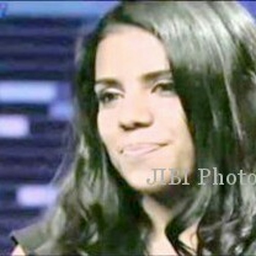 Nowela - royal (lorde) at Indonesian idol