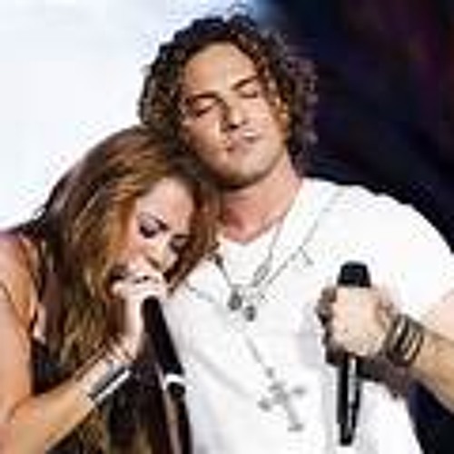 Miley Cyrus FT David Bisbal - When I look at you (Te Miro A Ti)