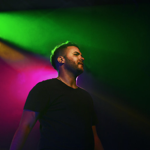 { كاريوكى .. ناس بترقص وناس بتموت }