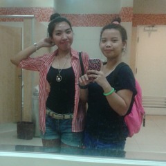 Baka JOKE? HAHAHAHAHAHAHAHA!!! Patawarin nyo po ang npakaganda naming boses. Frustrated singer~ yung mic na yun susuko smen ni nica. HAHAHA!!!