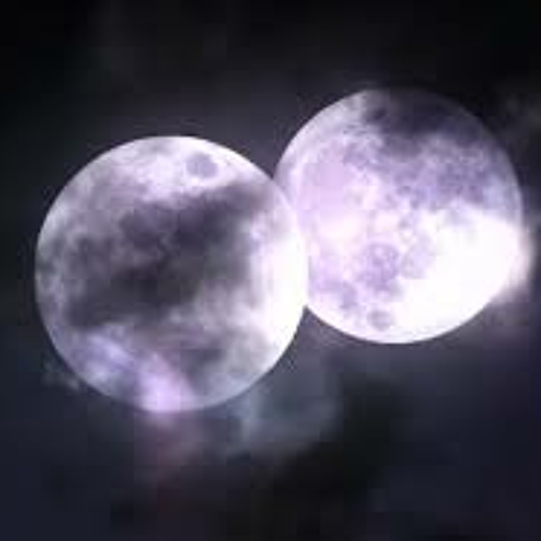 Две луны на небе. Несколько лун на небе. 2 луны на небе явление. Луна 2. Явление луны.